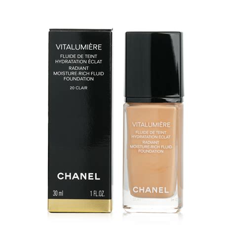 vitalumiere fluide de teint chanel|VITALUMIÈRE Radiant, moisture.